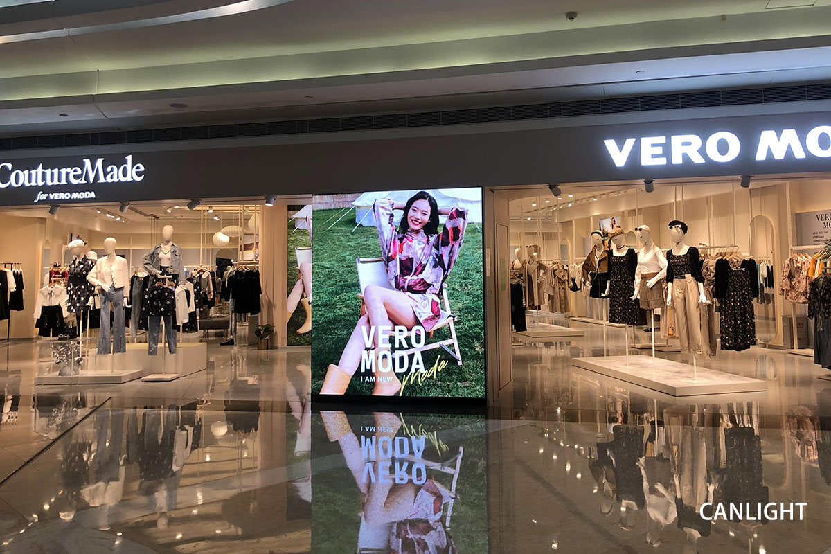 Indoor Commercial Advertising LED Display